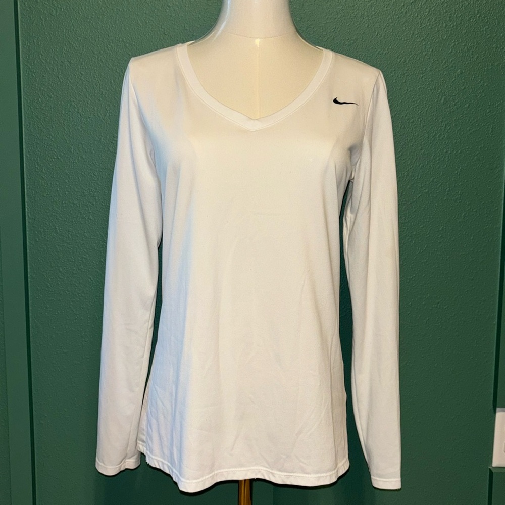Women's Nike dri fit long sleeveve v neck white shirt size medium